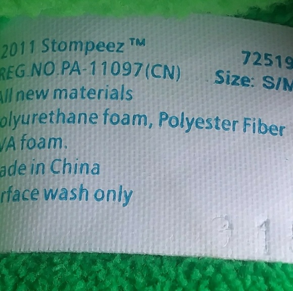 *Sold!* Green Gators Kid's Bed Slippers - Picture 5 of 6